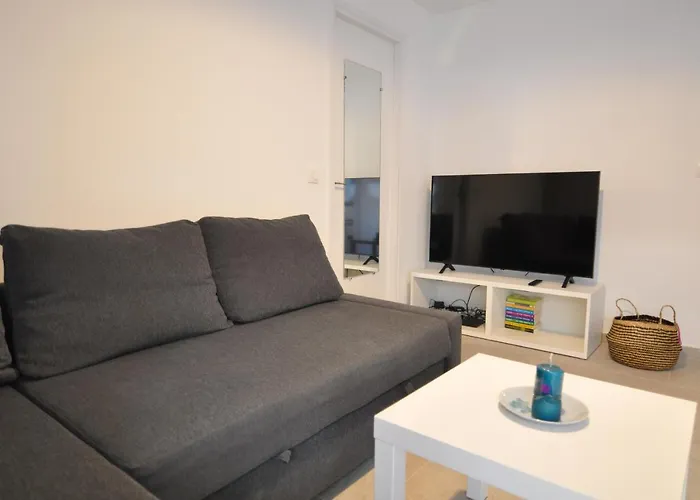 1er - Chic One-bedroom With Parking - Stayinantibes Lägenhet