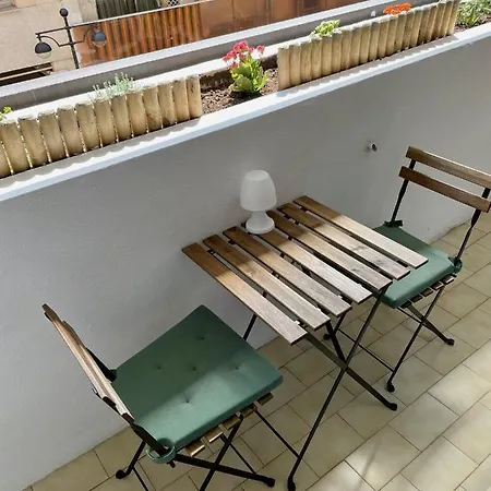 1er - Chic One-bedroom With Parking - Stayinantibes