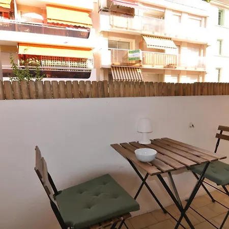 1er - Chic One-bedroom With Parking - Stayinantibes Апартаменти